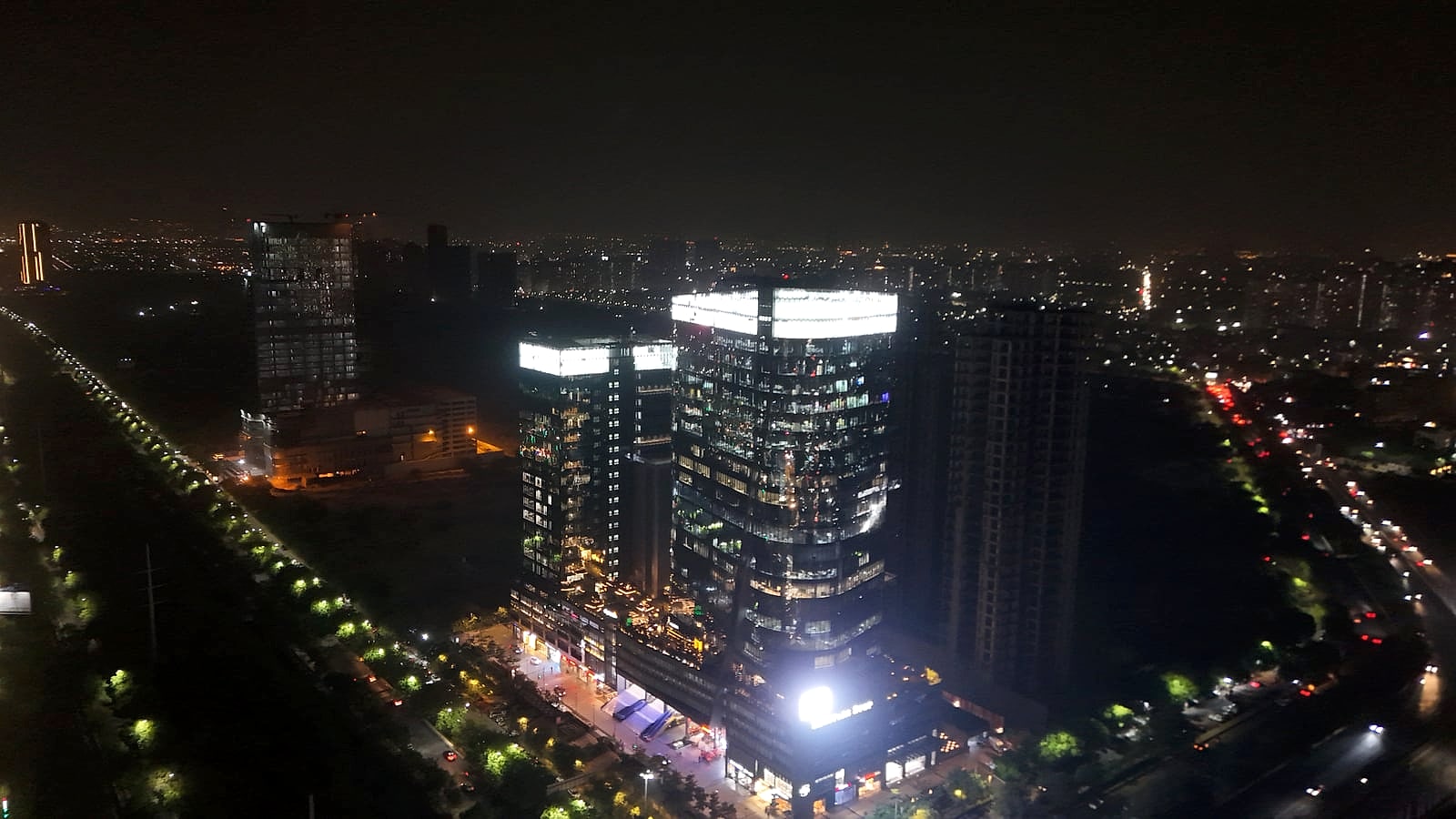 Skymark One campus at ground level